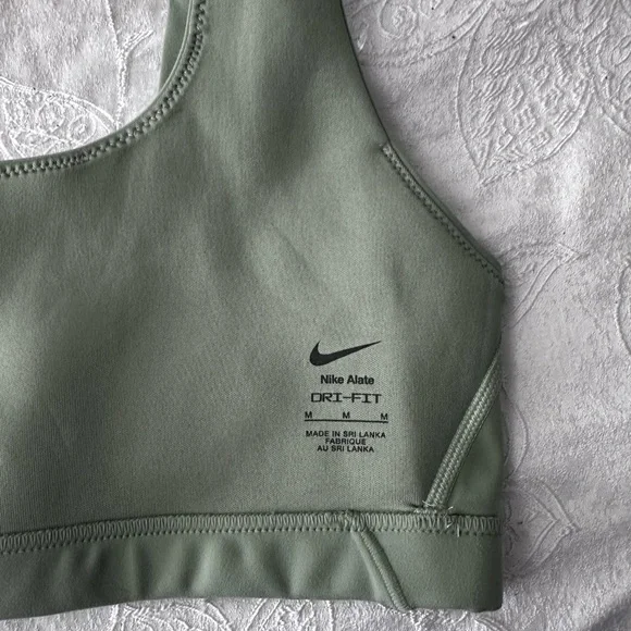 Nike Sports Bra - Picture 3 of 4